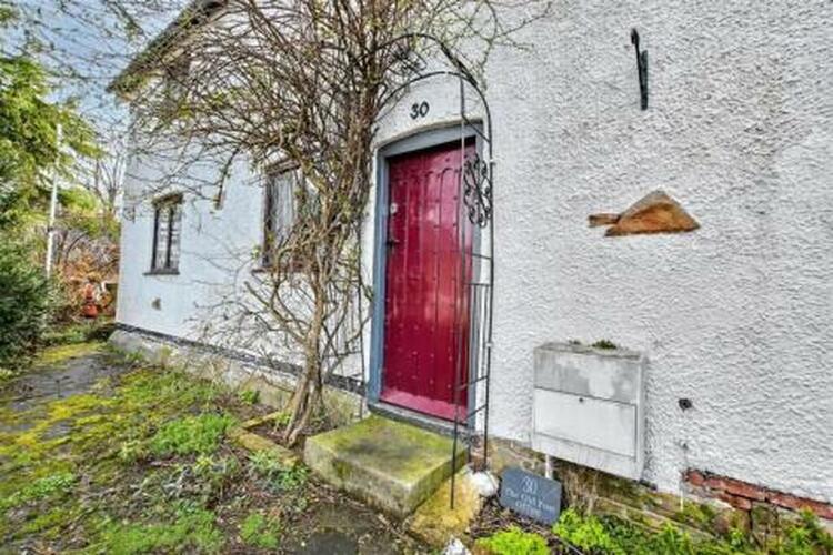 Cottage in Ilkeston image 3